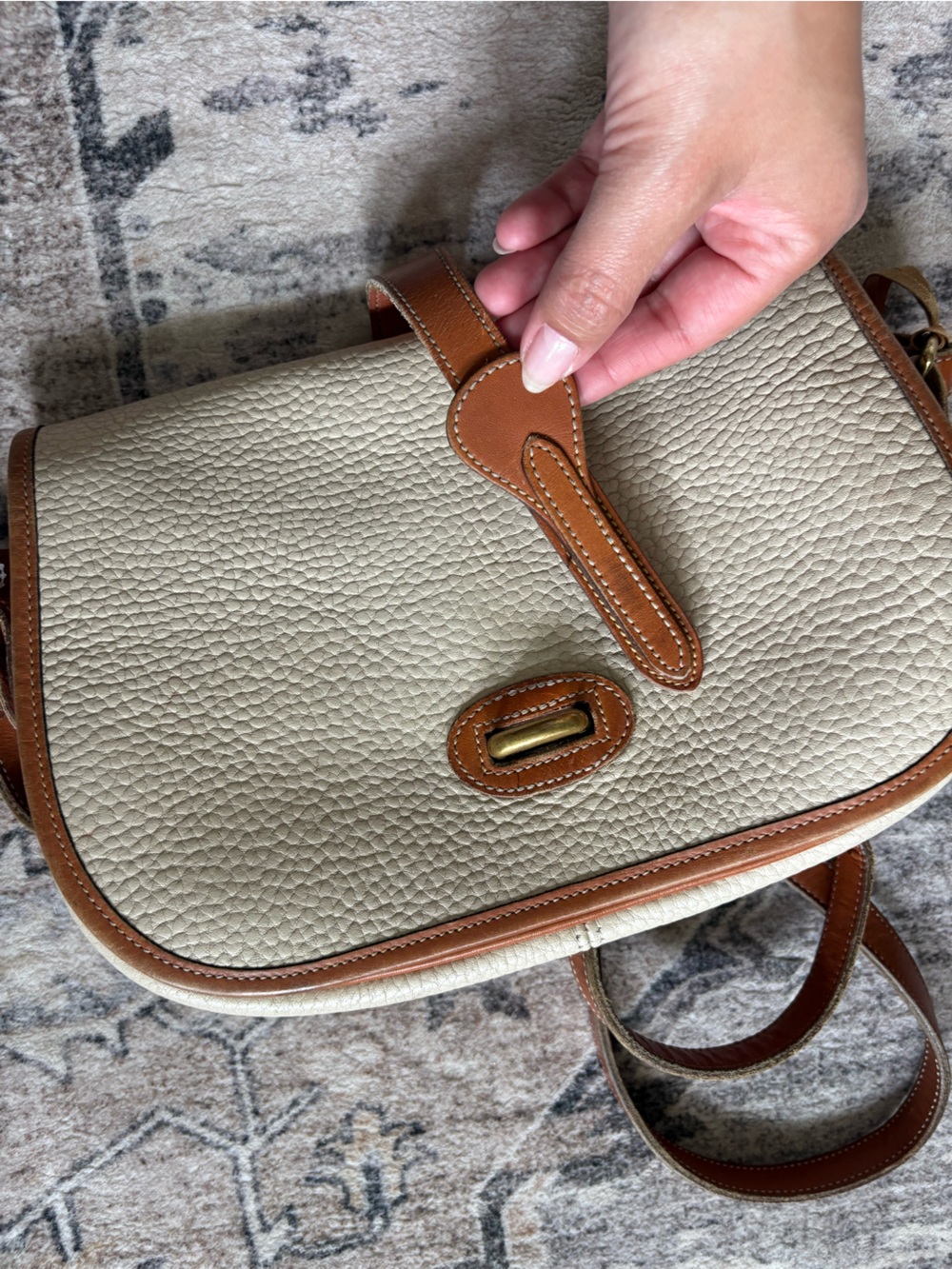 Vintage Dooney & Bourke Equestrian Crossbody Bag Cream Pebbled Leather AWL - Picture 5 of 13